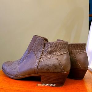 G.H. Bass & Co Brown and Faux Snake Skin Patchwork Ankle Booties Boots Size 8